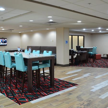 Holiday Inn Express Мадисон Экстерьер фото