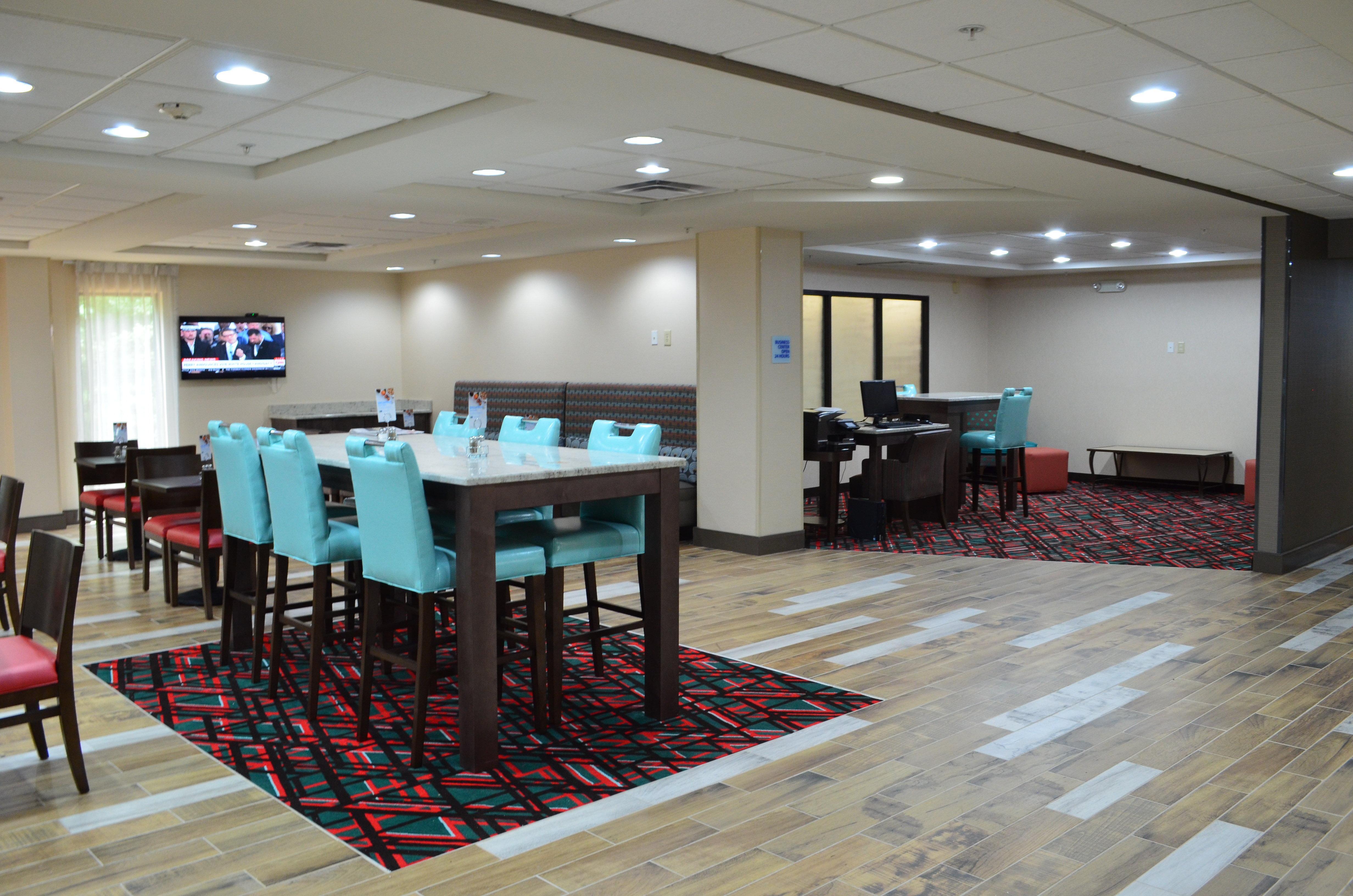Holiday Inn Express Мадисон Экстерьер фото