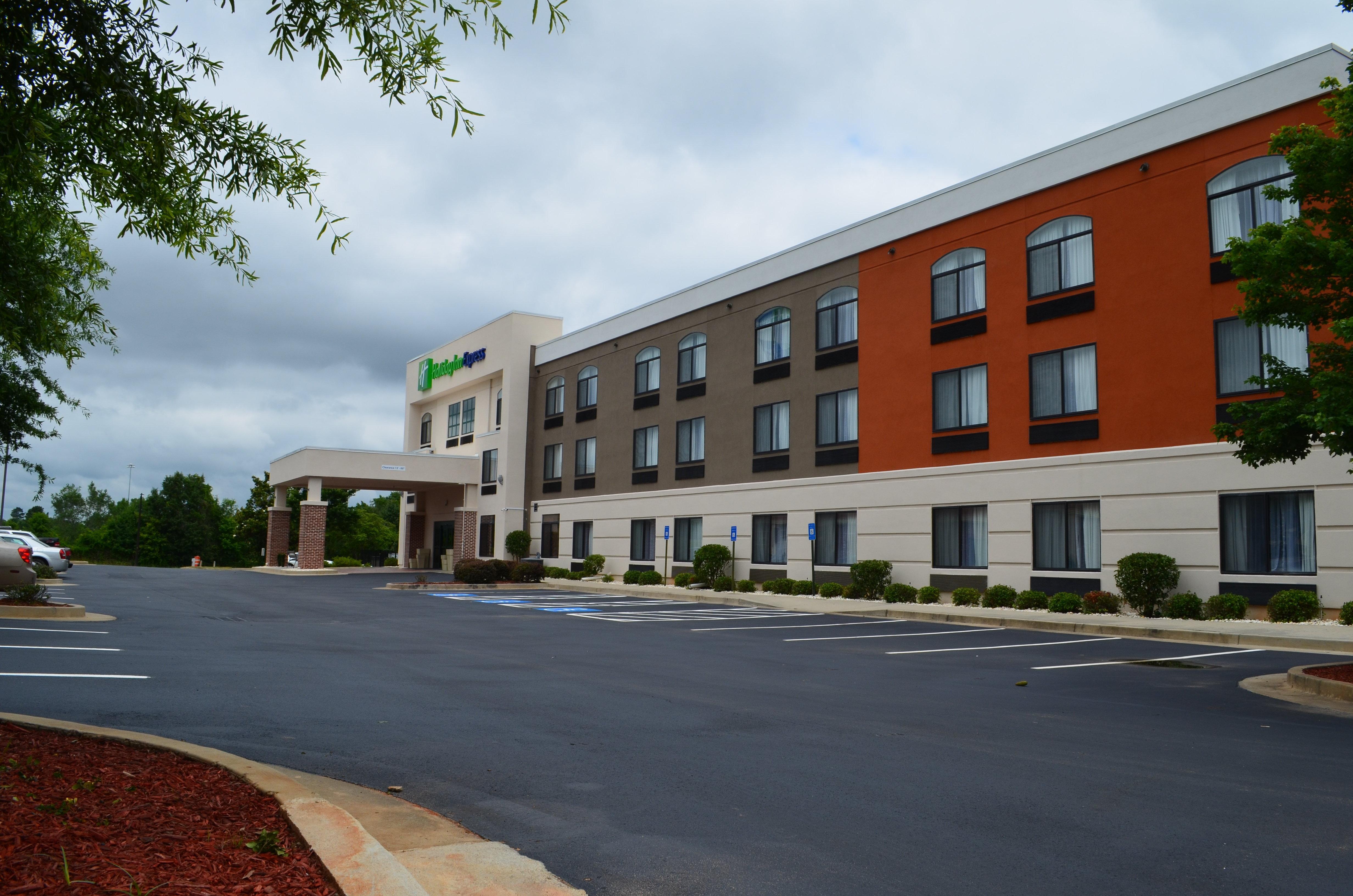 Holiday Inn Express Мадисон Экстерьер фото
