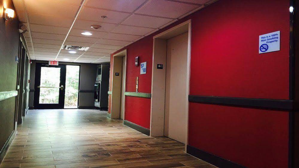 Holiday Inn Express Мадисон Экстерьер фото