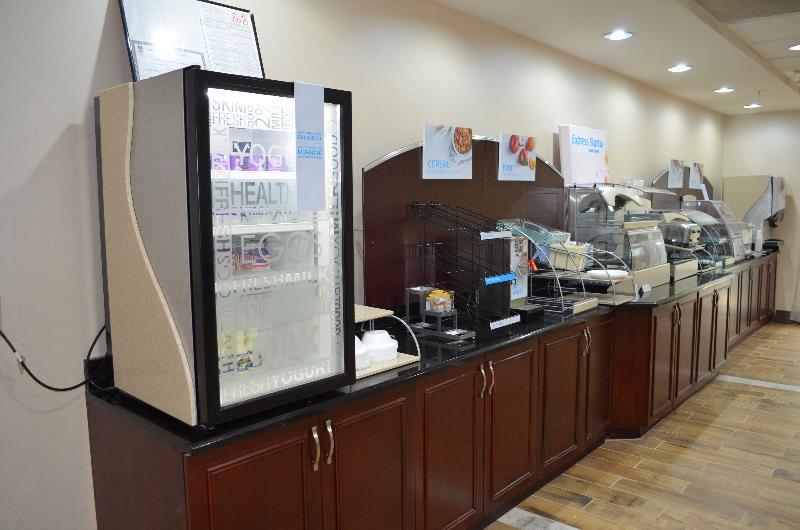 Holiday Inn Express Мадисон Экстерьер фото